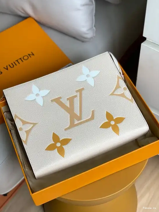 Affordable LOUIS VUITTON 26 POUCH TOILETRY 0508